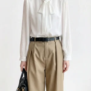 通勤に映える ボウタイVネックブラウス（長袖） ホワイト｜2026春